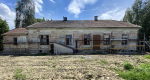 Miniaturka artykułu Prace przy adaptacji budynku starej plebanii
