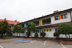 Miniaturka artykułu Prace przy termomodernizacji budynku oświatowego – hali sportowej