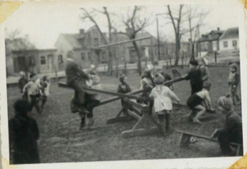 Przedszkole 1968 r. - plac zabaw..