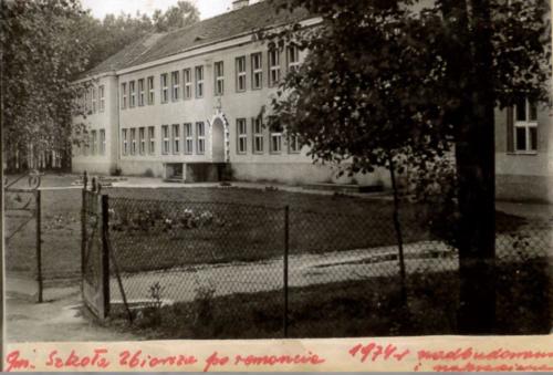 Szkoła po remoncie 1974 r..